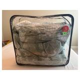 Madison Park queen size comforter