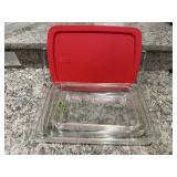 Pyrex baking dishes (4), one with travel lid