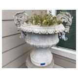 Lighweight planter urn