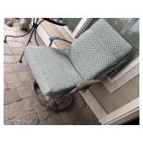 Swivel patio arm chair, cushions (2)