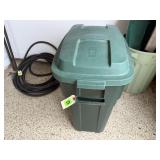 Rubbermaid Roughneck 30 gallon trash bin, brooms