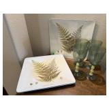 Plastic botanical plates (3), goblets (4)