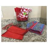 Trifle dish, cloth napkins