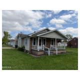 MINIMUM BID AUCTION $110,000! 1054 Scott St