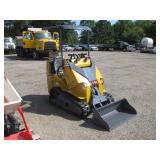 Bison Tek track loader with 36" bucket and Auxiliary hydraulics