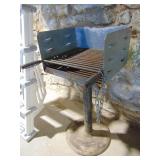 Park style charcoal grill