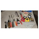 tape measures, tape, magnets