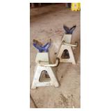 2 jack stands