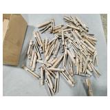 Vtg clothes pins