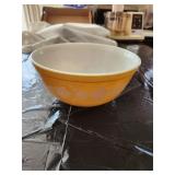 Pyrex Butterfly Gold dish