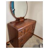 vtg dresser with mirror