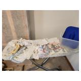 tote/lid, towels