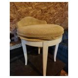 vtg pivoting stool, top is separated from bottom