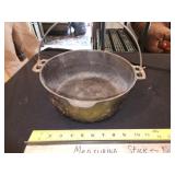 Wagner Ware cast iron pot with handle