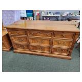 VINTAGE THOMASVILLE 9-DRAWER DRESSER