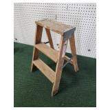 Keller 24-in wooden steps ladder