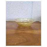 Vintage yellow depression glass 8-in bowl