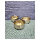 3 assorted 8 in stainless steel mixing bowls,