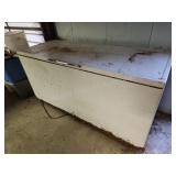 Vintage Coronado large deep freezer, function Vintage Coronado large deep freezer, function