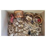 Box of miscellaneous costume jewelry Box of miscellaneous costume jewelry