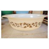 Vintage Pyrex Golden Acorn 1.5 quart dish Vintage Pyrex Golden Acorn 1.5 quart dish