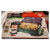 Pyrex portable 3 quart insulated food carrier set Pyrex portable 3 quart insulated food carrier set