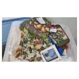 Tote - towels, pot holders, placemats, frames, Tote - towels, pot holders, placemats, frames,