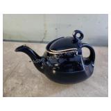 Vintage Hall 6 cup decorative teapot, made in Vintage Hall 6 cup decorative teapot, made in