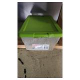 Sterilite 6 qt sotrage tote - pulleys, snaps, etc Sterilite 6 qt sotrage tote - pulleys, snaps, etc