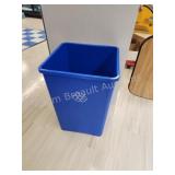 35 gallon square plastic trash can 2