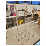 Metal frame chip bag display rack