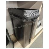 Rubbermaid Slimline 23 gallon narrow trash can