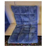 Plush adjustable gaming chair 1, like new