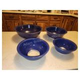 4 piece blue Pyrex mixing bowl set