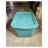 Sterilite 18 gallon storage tote and assorted