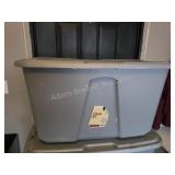 Homz 32 gallon storage tote, Gray
