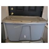 Homz 32 gallon storage tote, Gray