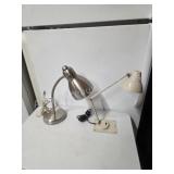 2 assorted adjustable desktop lamps