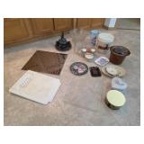 Miscellaneous kitchen items and decor - ice