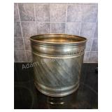 Vintage brass 10-inch diam ribbed pattern planter