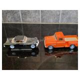 2 Road Signature and Kinsmart diecast 1:32