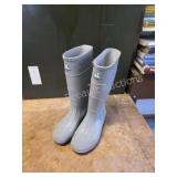 Northerner gray rubber boots, size 4, made in USA