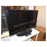 32 inch Seiki LCD TV with Remote. Seiki 32 in