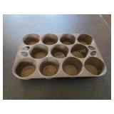 Vintage Cast Iron 11-Cup Muffin / Gem Pan -