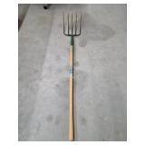 Union tools five tine pitchfork, like new