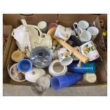 Box lot miscellaneous kitchen Wares