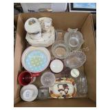 Box lot miscellaneous kitchen Wares