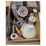 Box lot miscellaneous kitchen Wares
