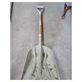 True Temper hardwood handle plastic scoop shovel