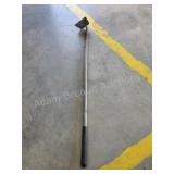 True Temper silver Max hardwood handle garden hoe